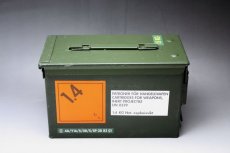 画像1: Ammunition box/スウェーデン軍 スチール製カートリッジ弾薬箱  (1)