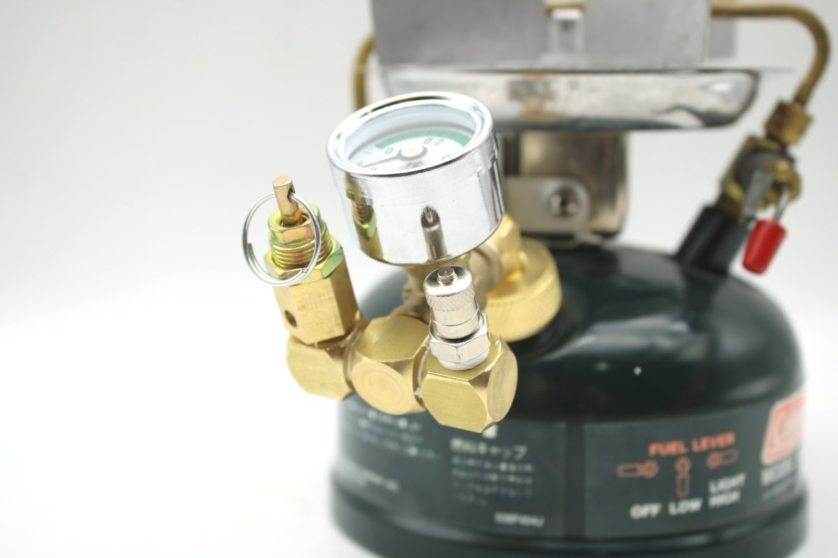 画像2: コールマン 502, 508A, 550B  圧力計＆ポンプアダプター＆エア抜きバルブ＆注油口キャップ 4点セット/ (三刀流) Coleman  (2)