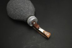 画像3: Sweden Army flaska/スウェーデン軍 フェルトカバー付 アルミ水筒【未使用】グレー   (3)